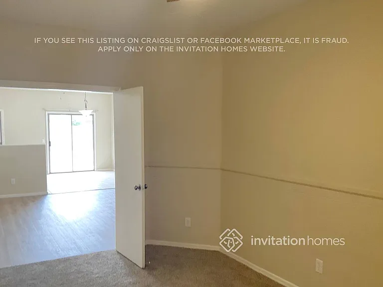 1182 E Desert Moon Trl — Photo 5