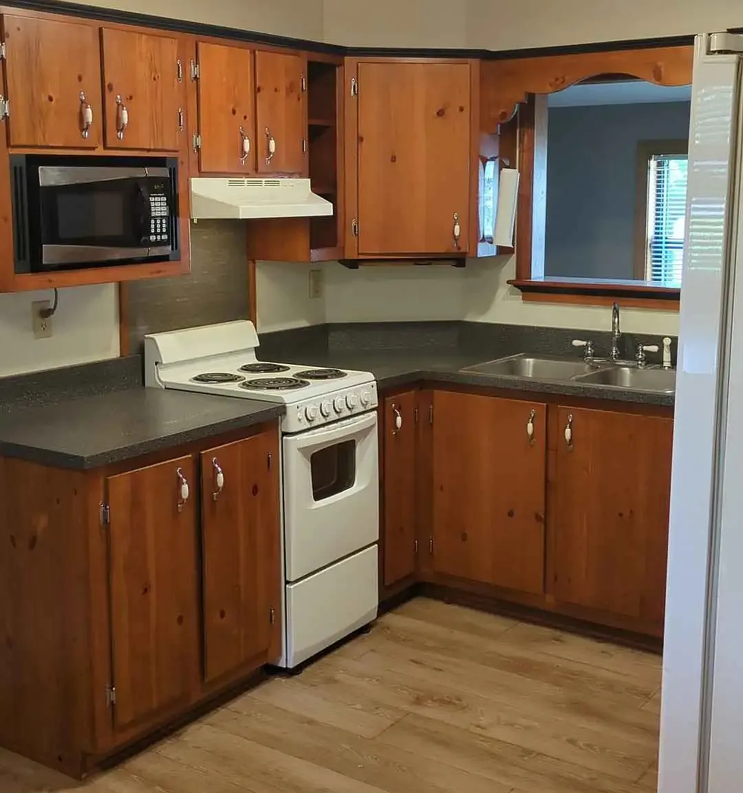 2 bed, 1200 sqft, $1,600 — Photo 3