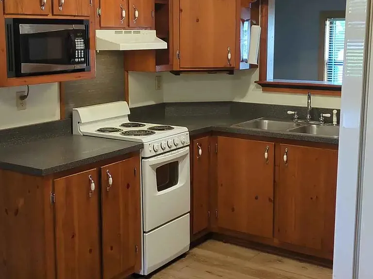 6868 Pawnee Trl SE — Photo 3