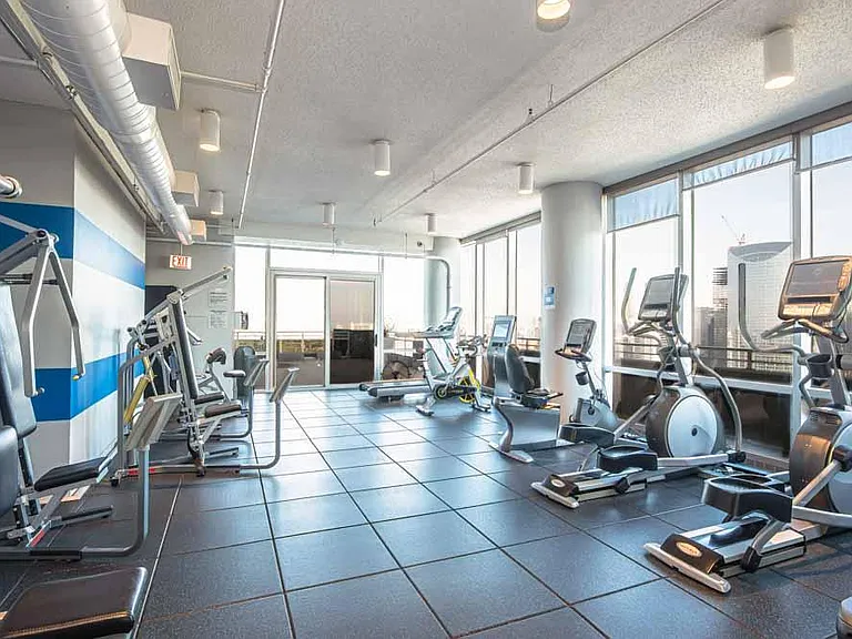 737 W Washington Blvd #1508 — Photo 32