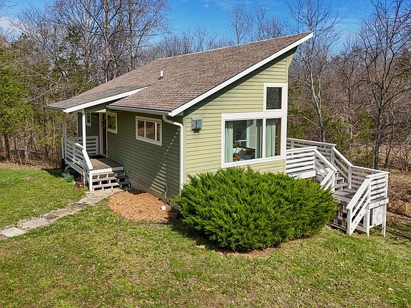 3rd image of 526 Shiloh Rd