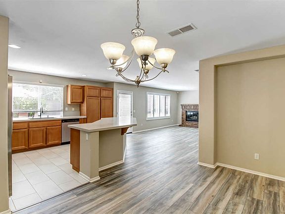 5th image of 124 Canyon Creek Way