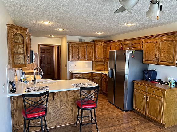 4th image of 3308 S Victoria Dr