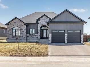 6 Nile St, Petawawa, ON K8H 0E7