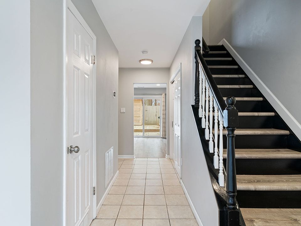 1st image of 4405 Aspen Dr