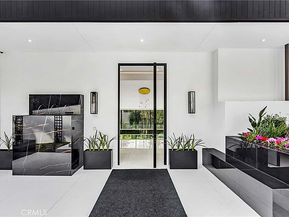 4th image of 677 Nimes Rd