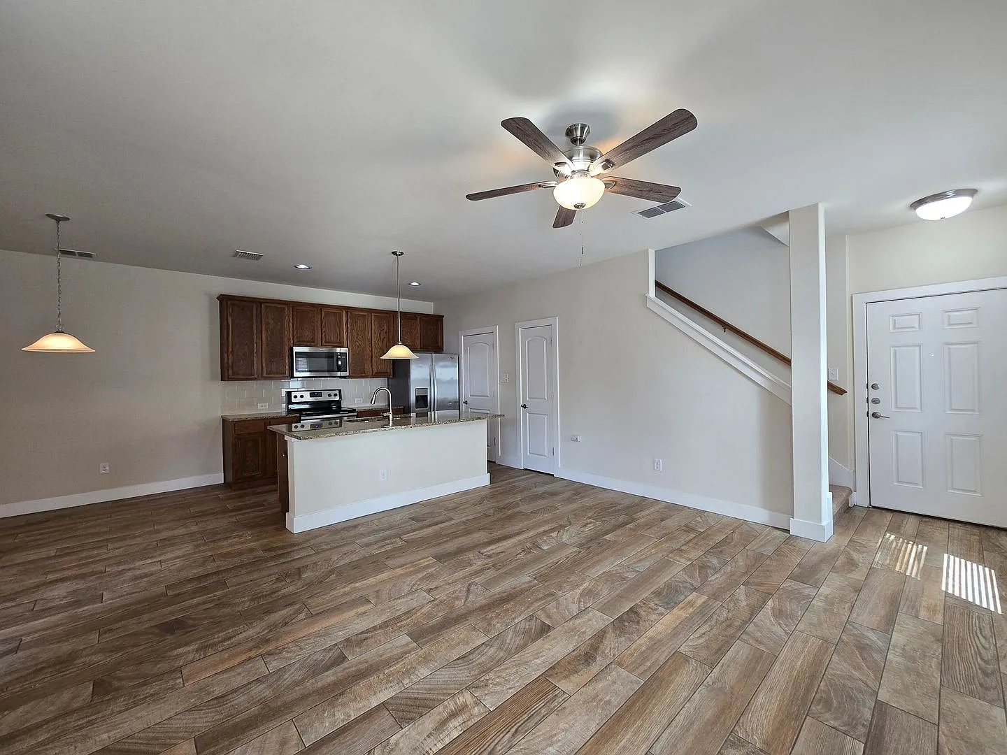 Walk to Faust St Bridge/ FRidge, Washer, & Dryer Included/ Primary Bedroom 1st Floor /CISD — Photo 3