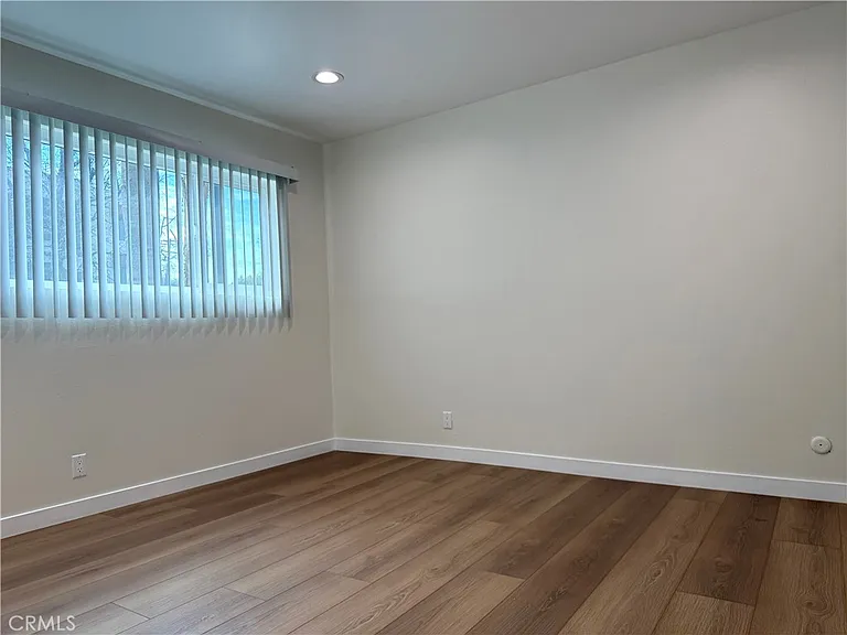 18657 Collins St #4 — Photo 8