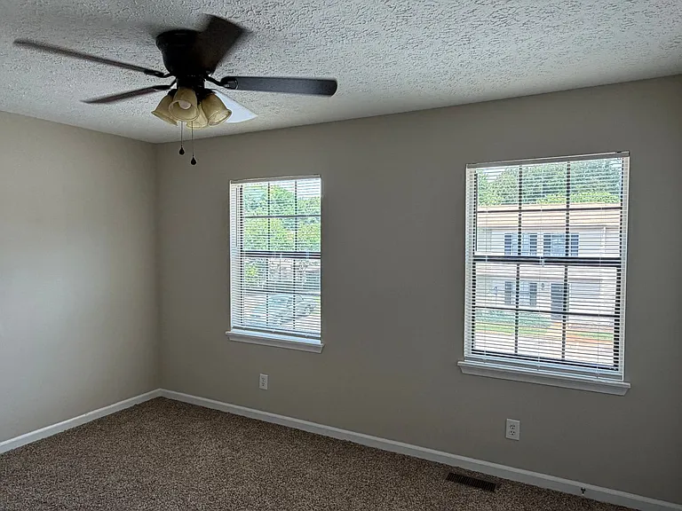 42 Countryplace Ln — Photo 3