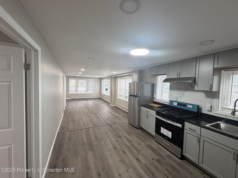 1st image of 138 Elm St #1