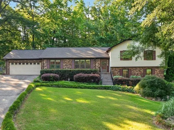 219 Oakwood Ct, Greenville, SC 29607