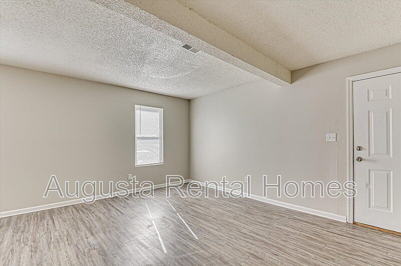1st image of 170 Chalet North Ct