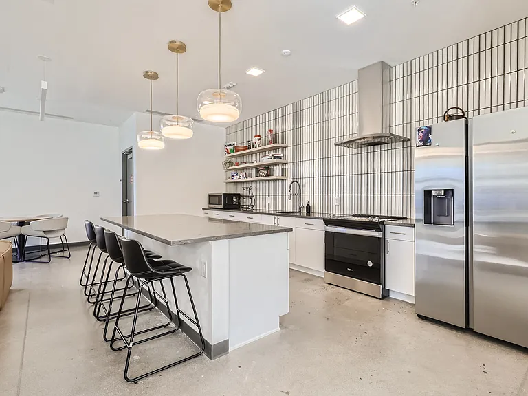 Stanley House Apartments — Photo 11