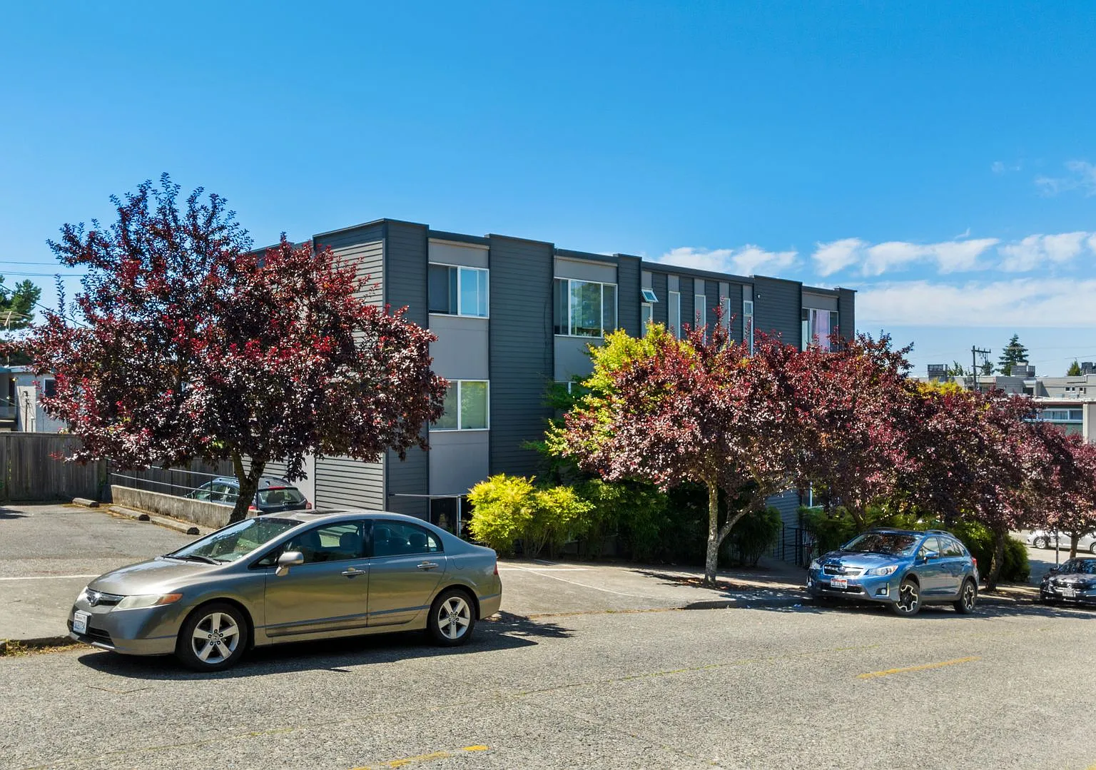 The Hallmark Apartments — Photo 2