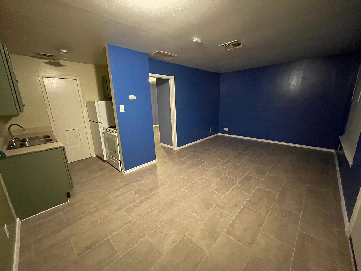 643 W Summit Ave — Photo 3