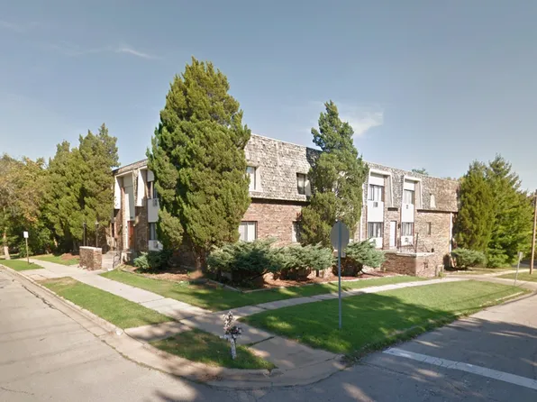 Court Arms Apartments, 805 N Court St #102, Rockford, IL 61103