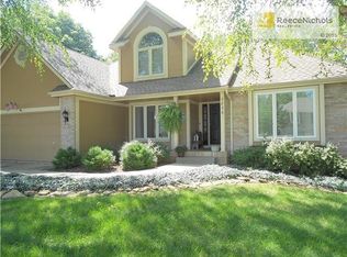 3826 SW Windemere Dr, Lees Summit, MO 64082