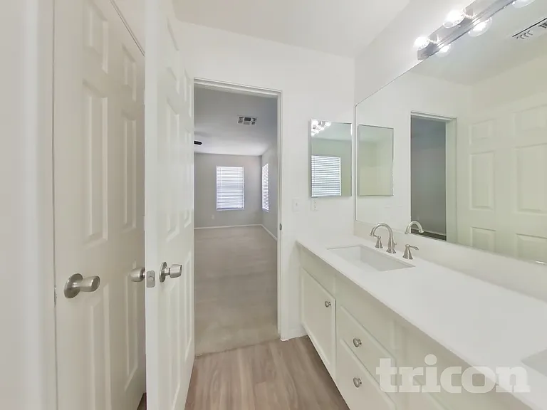 2283 E Palm Beach Dr — Photo 22