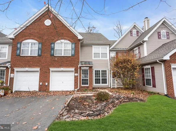 305 Tuxford Ct, Pennington, NJ 08534