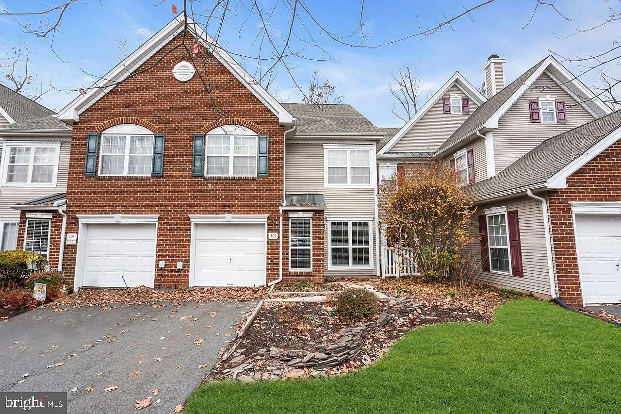 305 Tuxford Ct photo 1