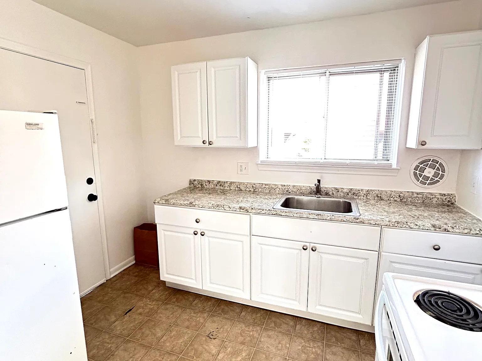 4031 Los Angeles Ave — Photo 4