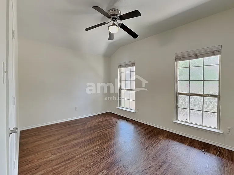1000 Churchill Dr — Photo 13