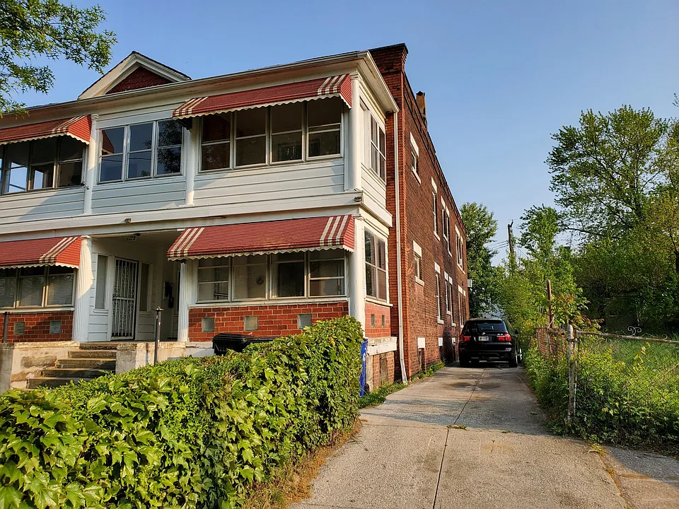 7414 Linwood Ave #UPPER