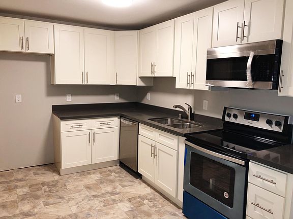 2nd image of 10025 Des Moines Memorial Dr S #4
