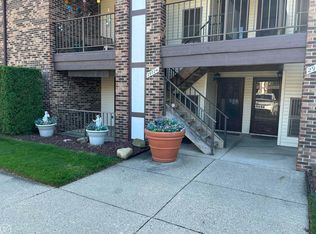 29724 Utica Rd, Roseville, MI 48066