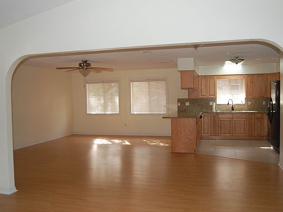3rd image of 126 Pierside Dr
