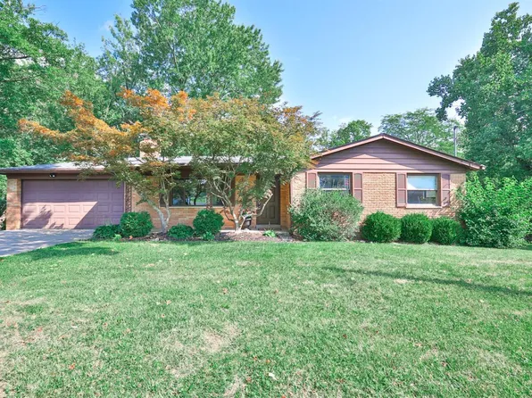 6996 Gary Lee Dr, West Chester, OH 45069