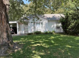 2418 SW 24th St, Topeka, KS 66611