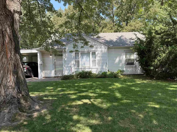2418 SW 24th St, Topeka, KS 66611