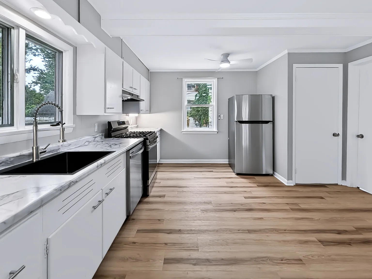 1008 W Monroe St — Photo 2