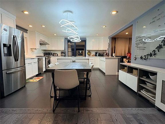 5th image of 12737 McKinley Ave