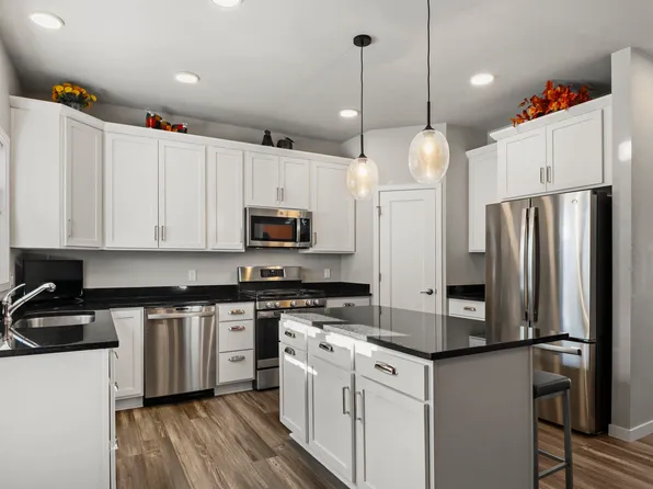 2812 Frisee Dr, Fitchburg, WI 53711