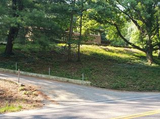 5426 Ringer Rd, Saint Louis, MO 63129