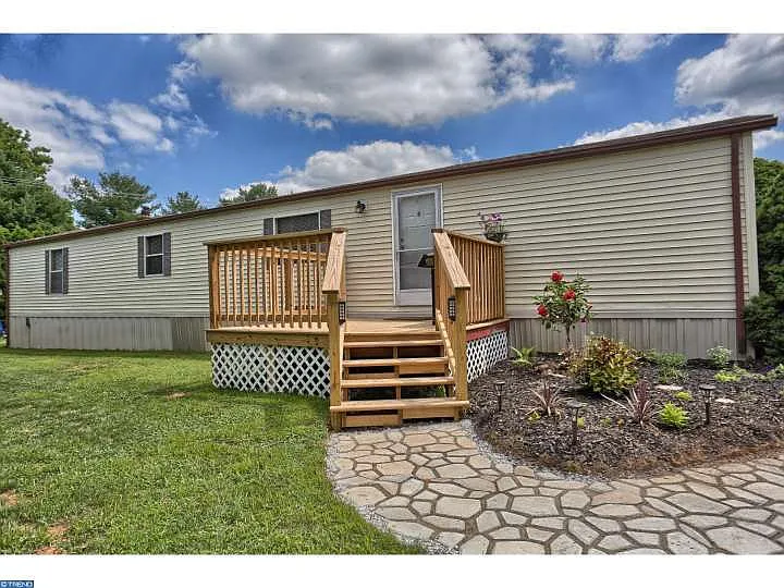 36 Deanne Cir photo 1