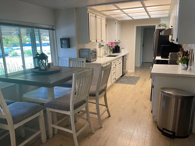 7855 Greenridge Way — Photo 12