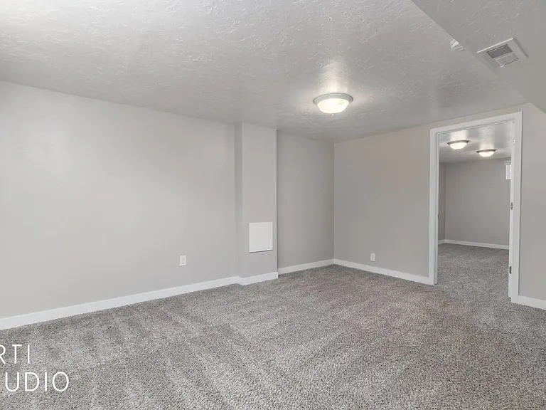 846 E McFarland St — Photo 8