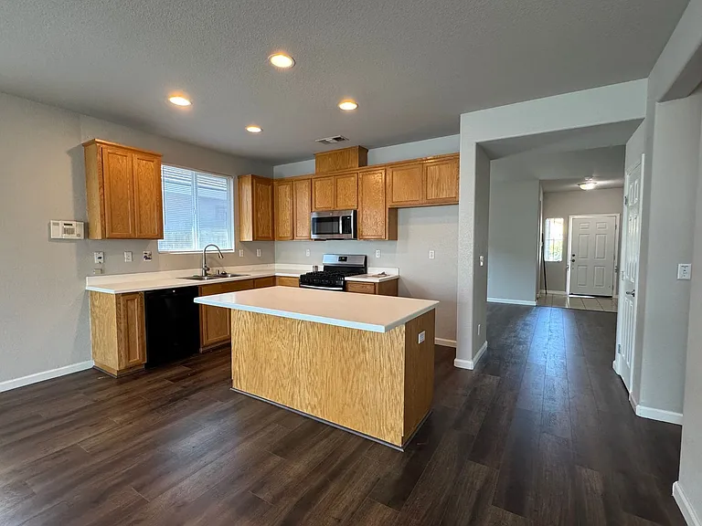 3020 McCook Way — Photo 9