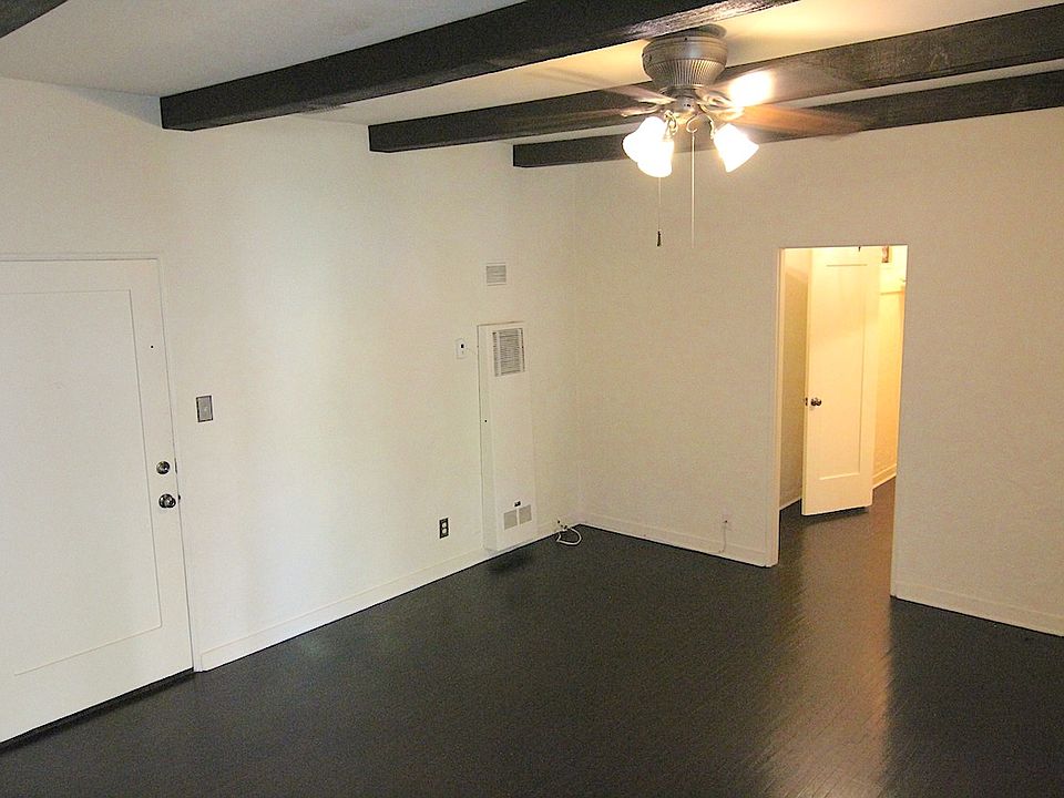 1st image of 118 Carr Dr