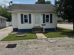 8 E Hawkins St, Pinckneyville, IL 62274