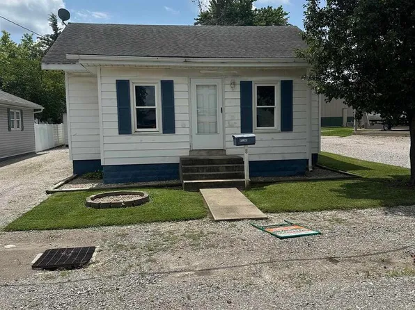8 E Hawkins St, Pinckneyville, IL 62274