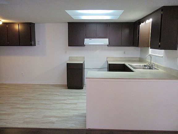 2nd image of 102 Westcliff Ctr APT D
