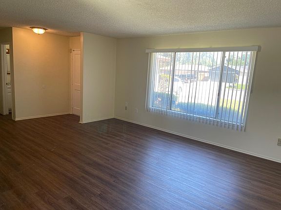 5th image of 1831 Hardt St