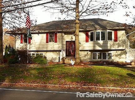 85 Sylvan Ave
						:
						Brand new hardwood floors and crown molding throughout!