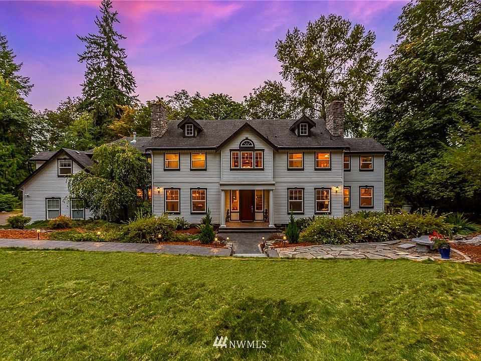 First time on the market!2-story 4,660 sf residence with 2,500 sf detached shop. The evening pictures make the exterior may look blue in some of the pics- its actually white.