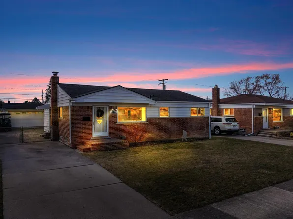 18044 S Wind Dr, Fraser, MI 48026