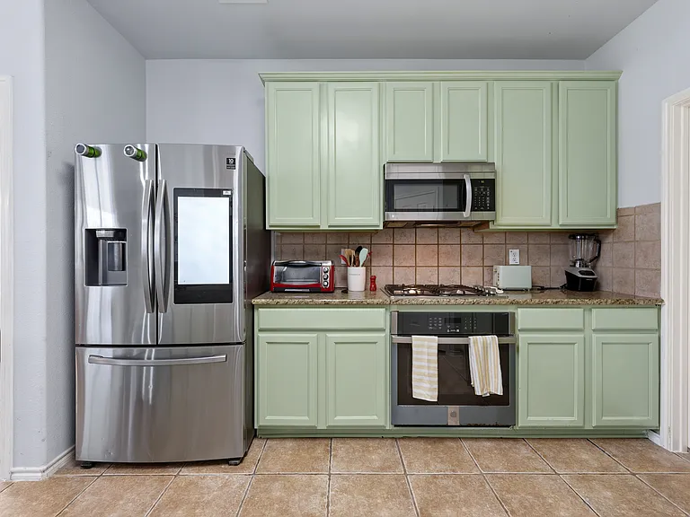 704 San Antonio Trl — Photo 12